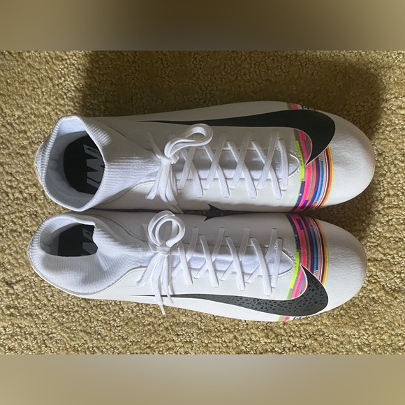 Nike Mercurial Soccer Spiked Shoes - Picture 6 of 7